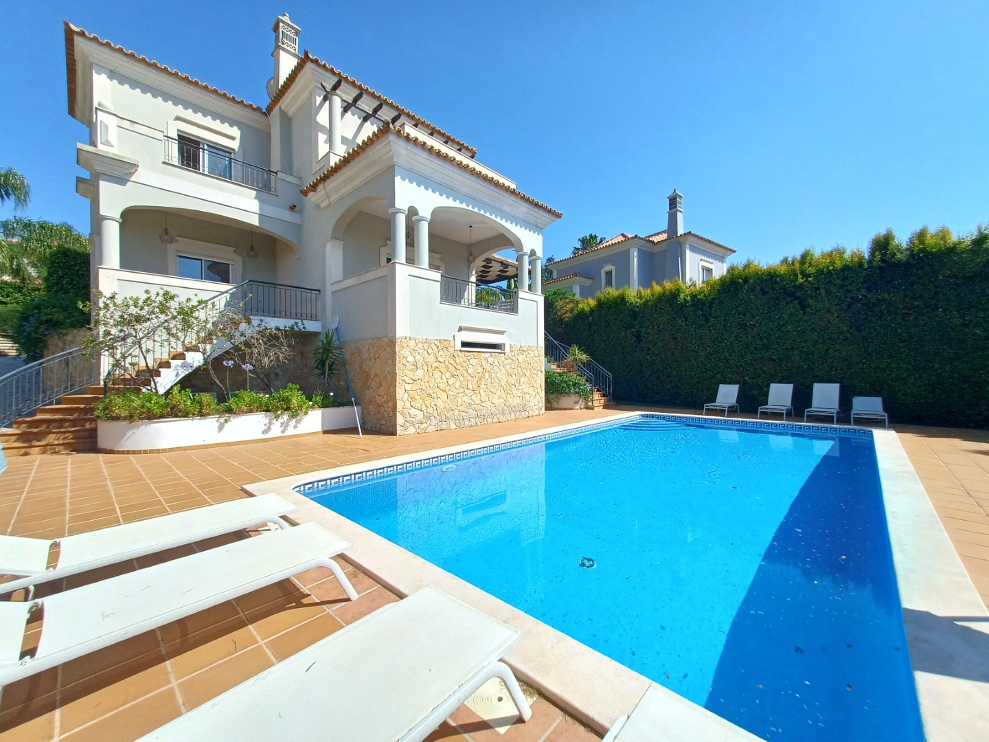 Long Term Rental – Luxury 4+2 Bedroom Villa w/ pool, in “The Crest” development, Algarve, Portugal